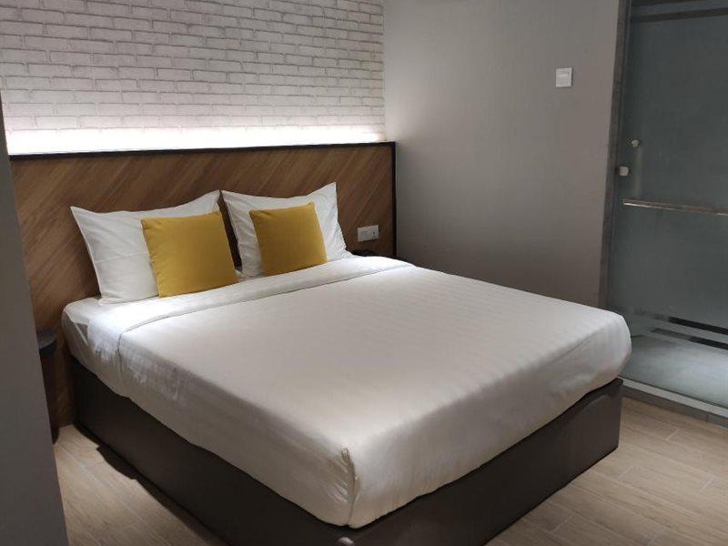 Hotel 99 Seri Kembangan Serdang Extérieur photo