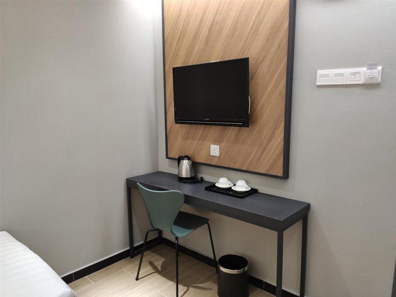Hotel 99 Seri Kembangan Serdang Extérieur photo