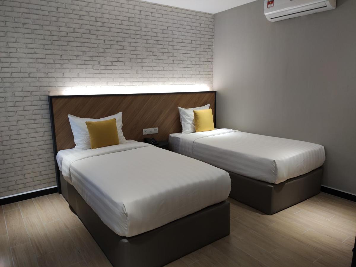 Hotel 99 Seri Kembangan Serdang Extérieur photo