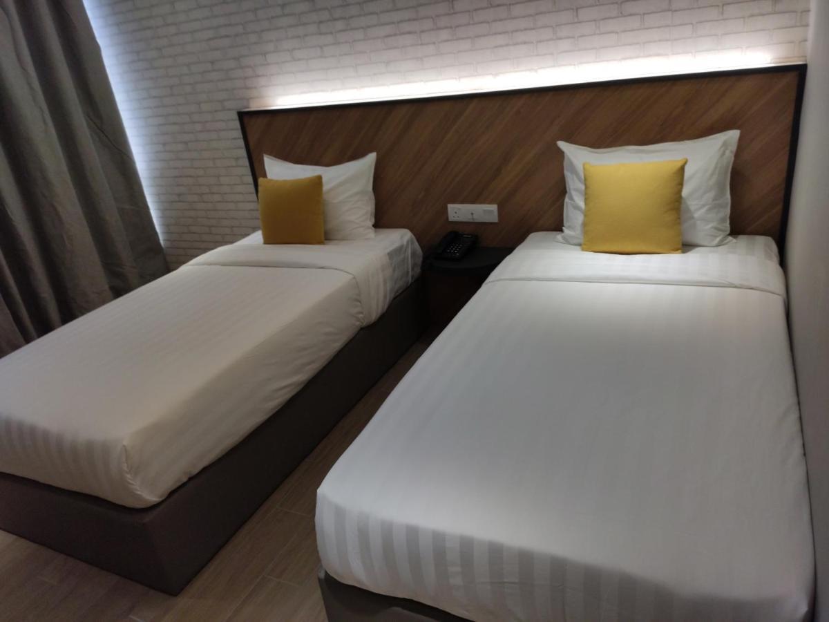 Hotel 99 Seri Kembangan Serdang Extérieur photo