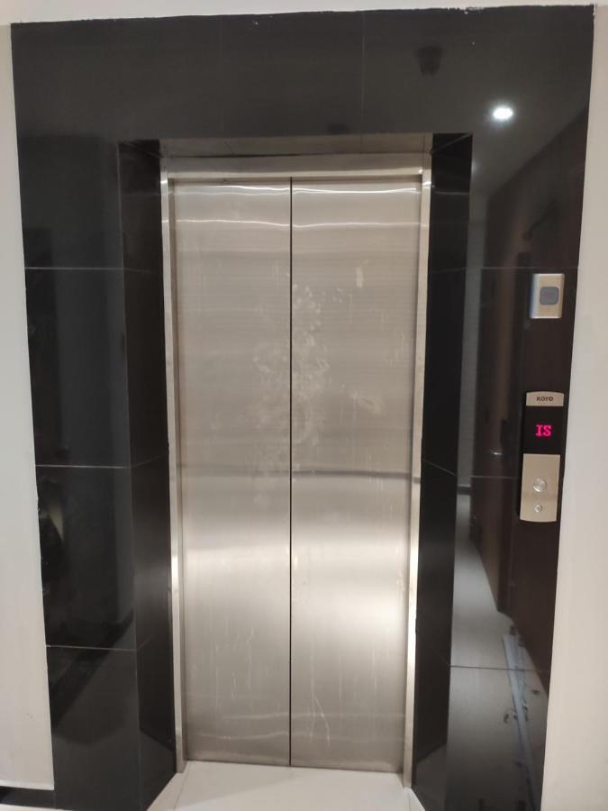 Hotel 99 Seri Kembangan Serdang Extérieur photo