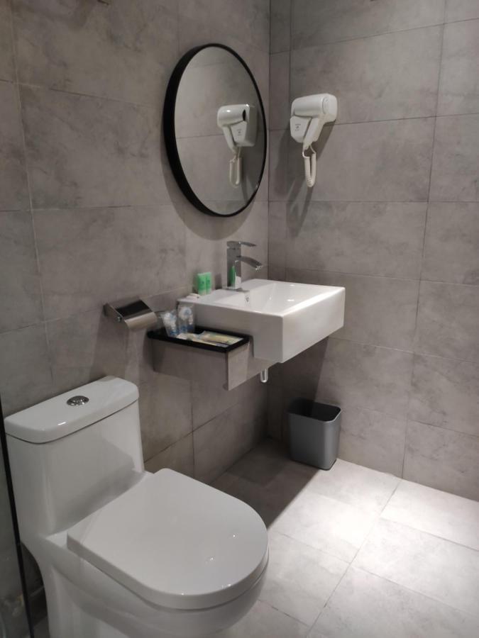Hotel 99 Seri Kembangan Serdang Extérieur photo