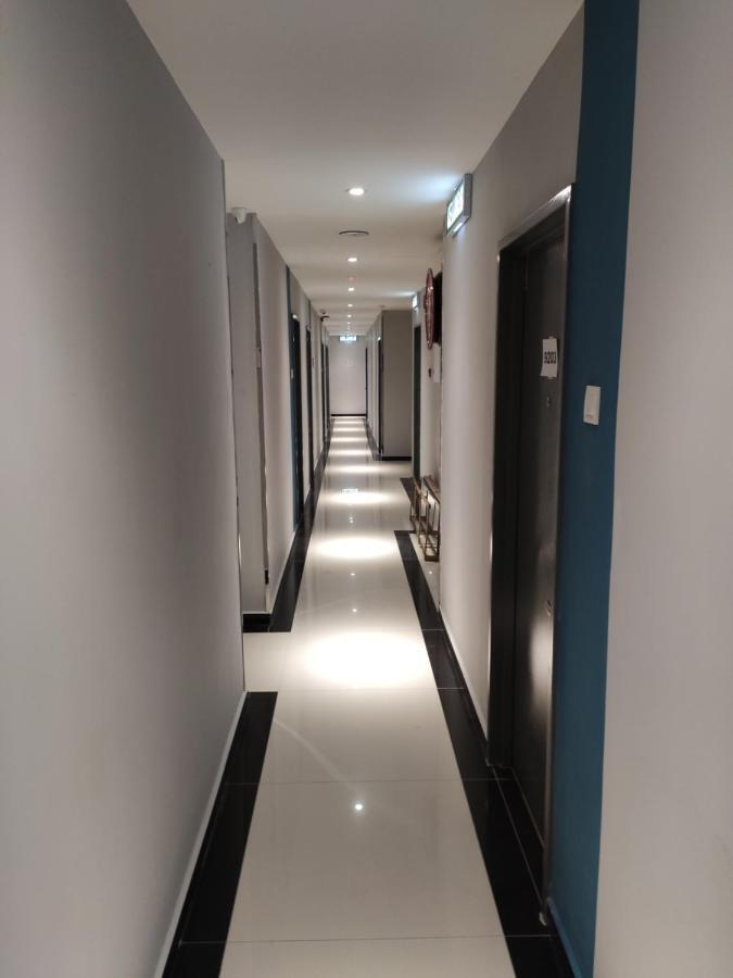 Hotel 99 Seri Kembangan Serdang Extérieur photo