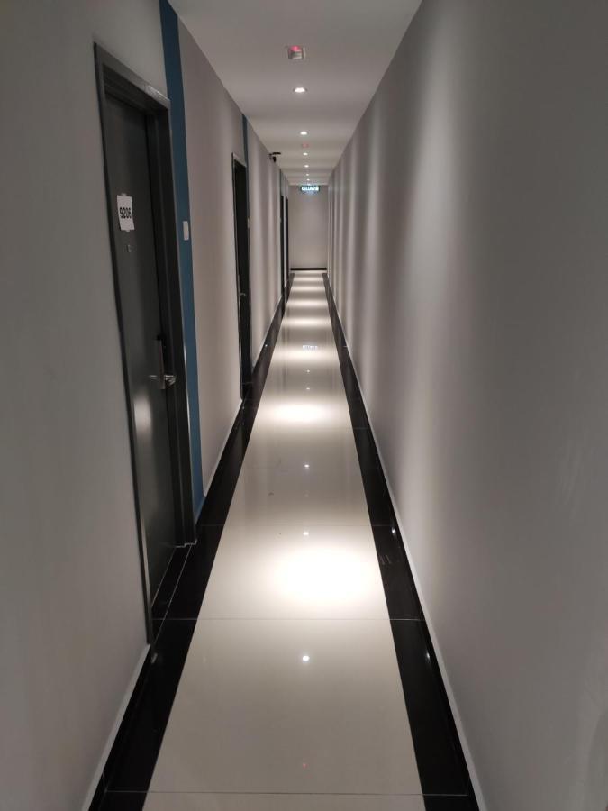 Hotel 99 Seri Kembangan Serdang Extérieur photo